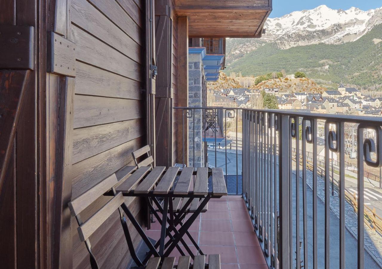 Apartahotel Tres Quinones Sallent de Gállego Eksteriør billede