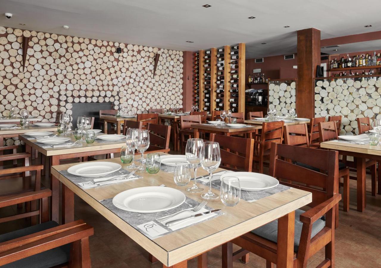 Apartahotel Tres Quinones Sallent de Gállego Eksteriør billede