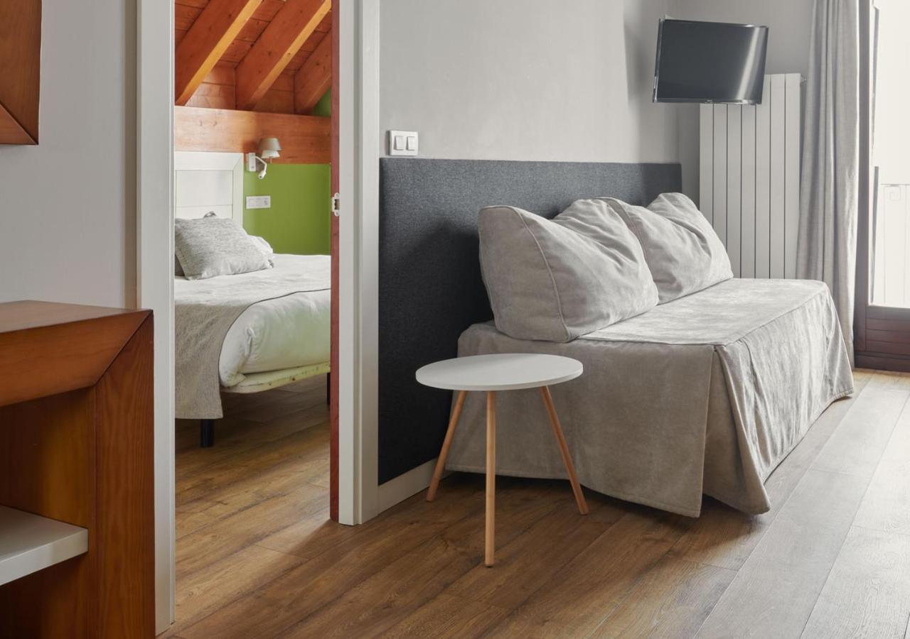 Apartahotel Tres Quinones Sallent de Gállego Eksteriør billede