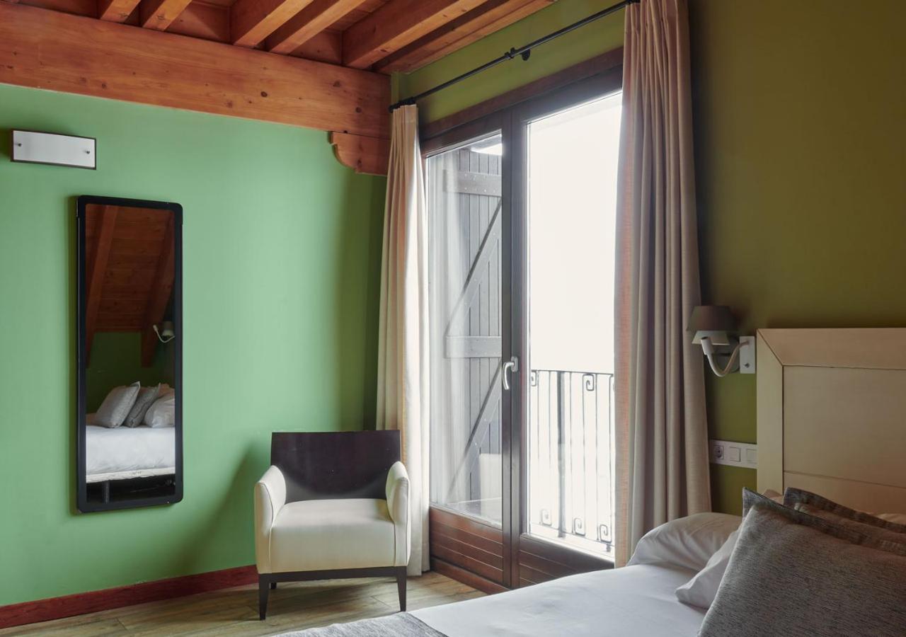 Apartahotel Tres Quinones Sallent de Gállego Eksteriør billede