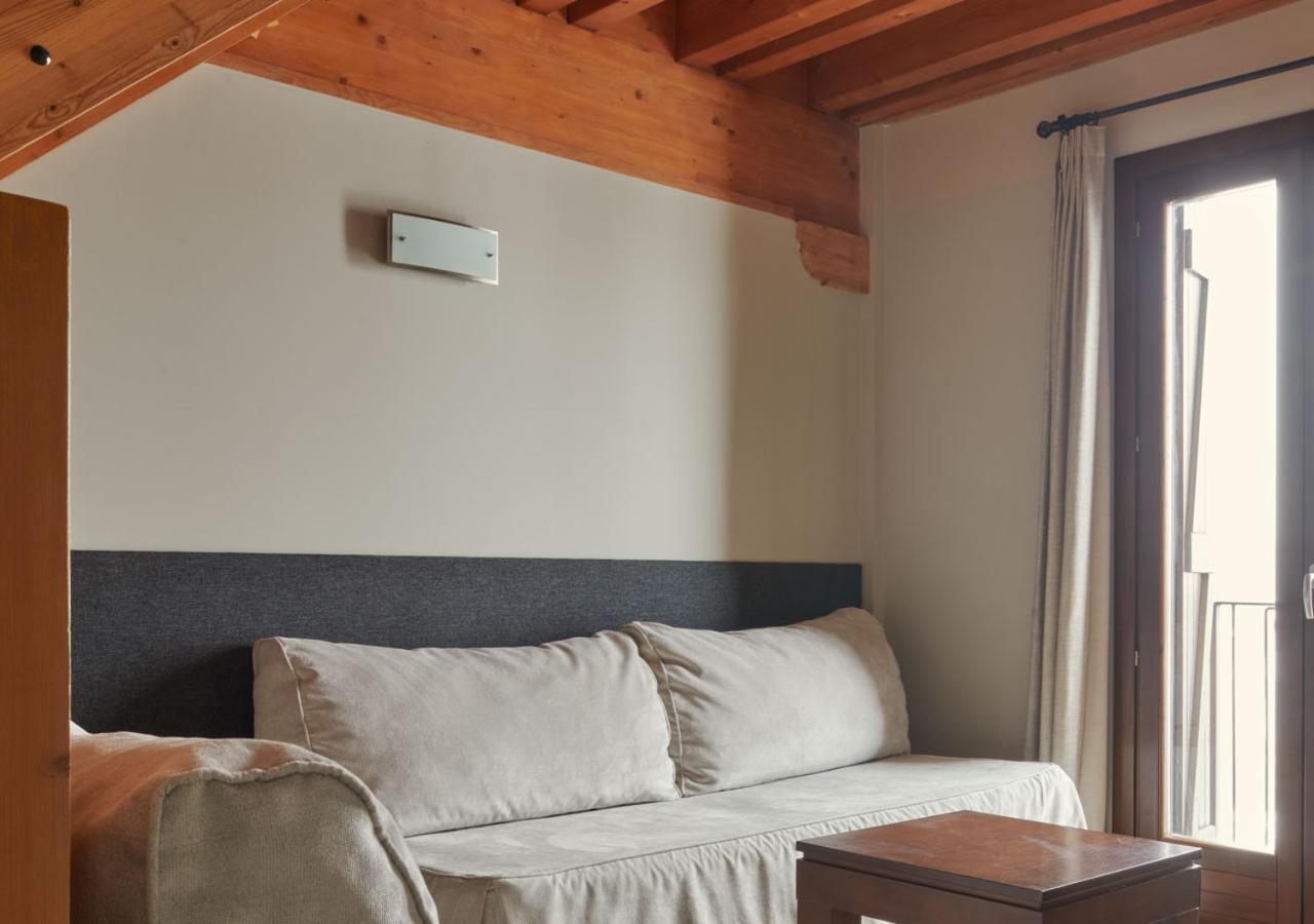 Apartahotel Tres Quinones Sallent de Gállego Eksteriør billede