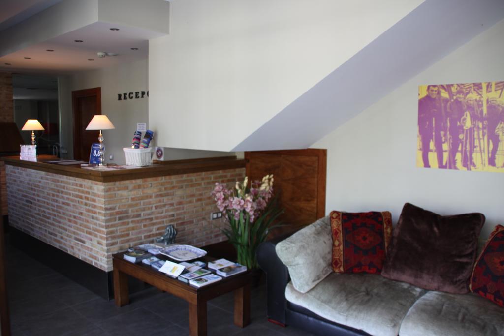Apartahotel Tres Quinones Sallent de Gállego Eksteriør billede