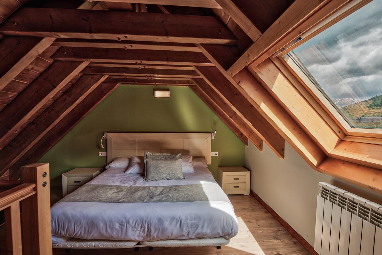 Apartahotel Tres Quinones Sallent de Gállego Eksteriør billede