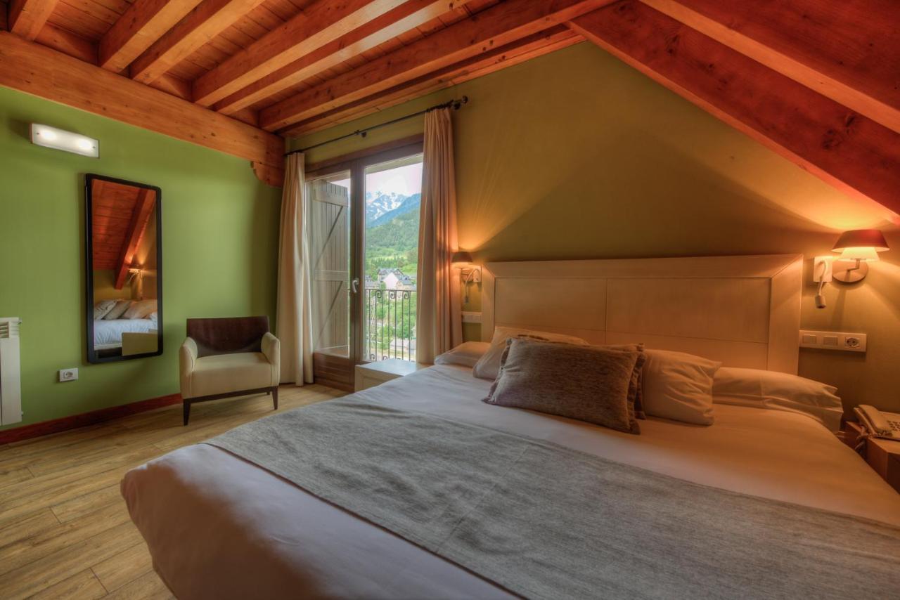 Apartahotel Tres Quinones Sallent de Gállego Eksteriør billede