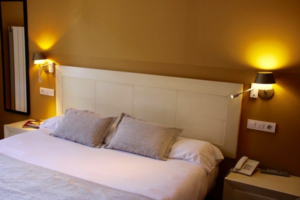 Apartahotel Tres Quinones Sallent de Gállego Eksteriør billede